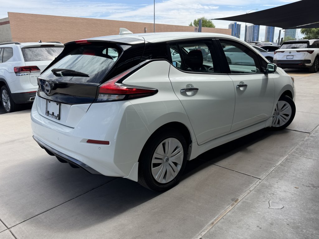 Used 2025 Nissan Leaf S FWD image 4