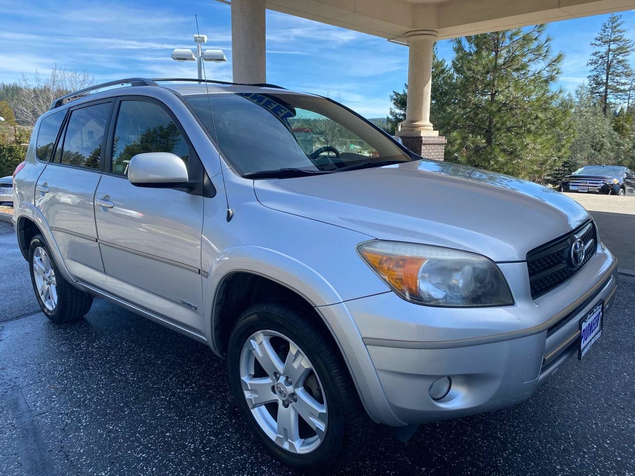 Used 2008 Toyota RAV4 Sport AWD/4WD image 2