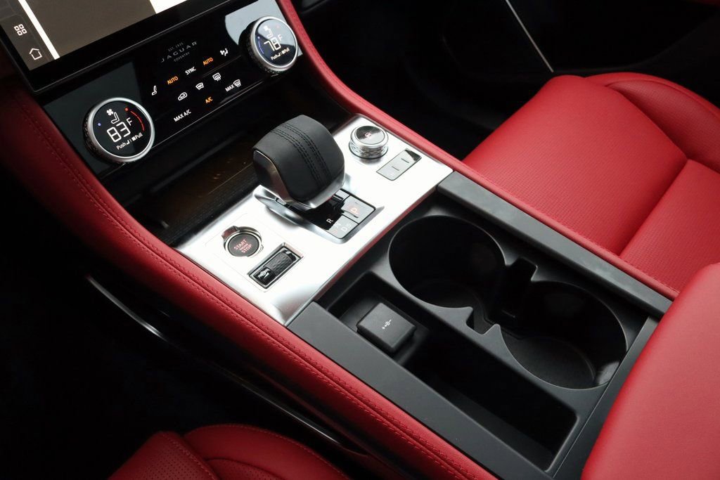 Used 2025 Jaguar F-PACE R-Dynamic S AWD/4WD image 28