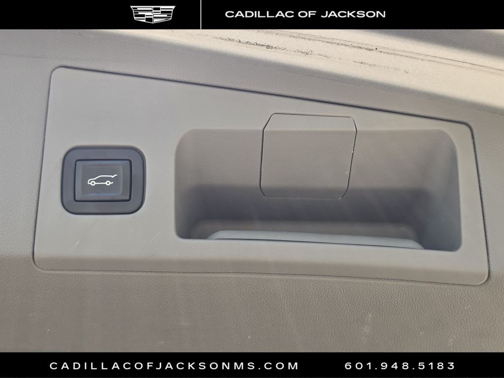 Used 2017 Cadillac XT5 Premium Luxury w/ Driver Assist Package FWD image 30