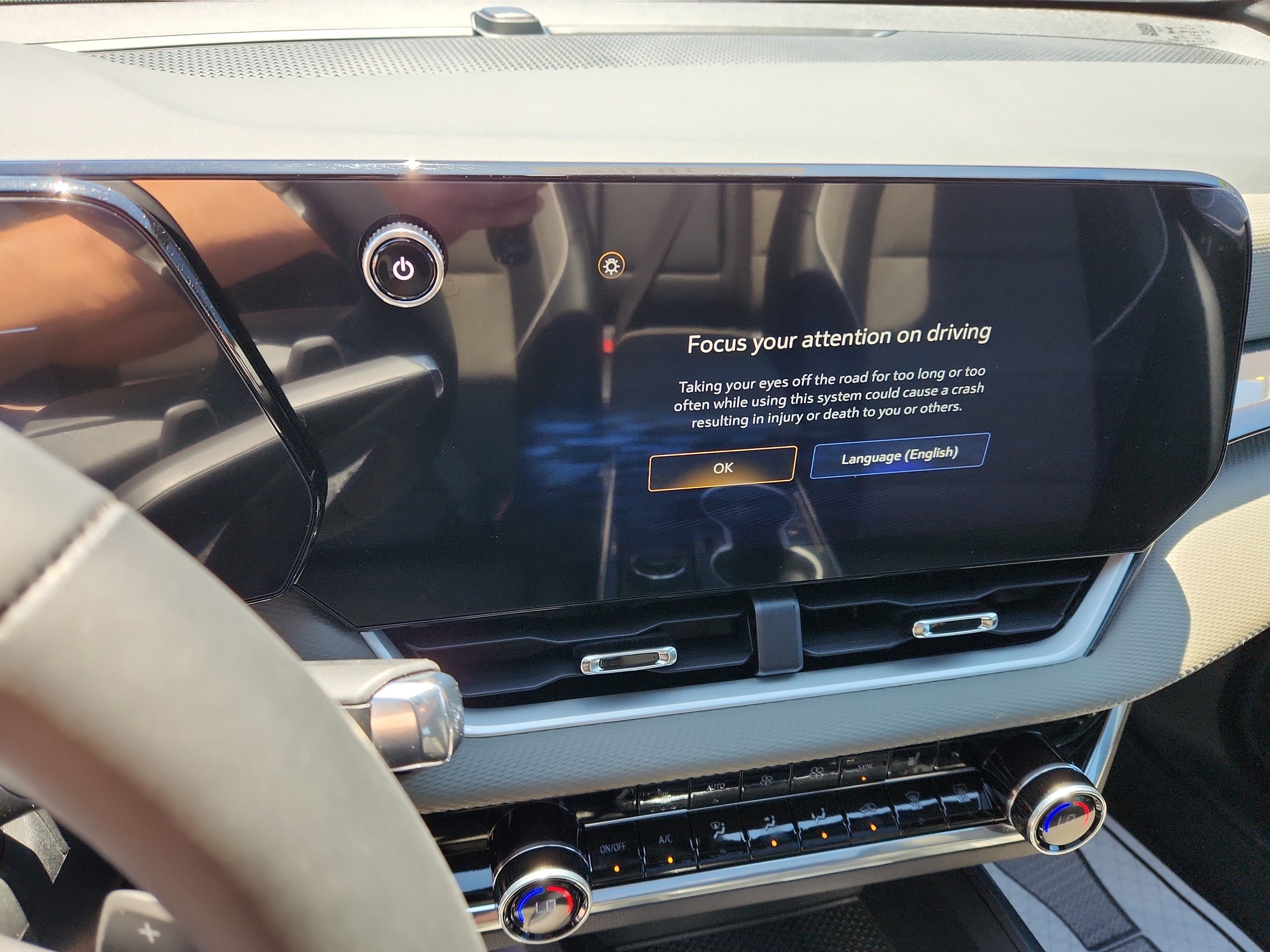 New 2026 Chevrolet Equinox LT w/ Convenience Package II FWD image 15