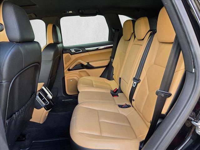 Used 2014 Porsche Cayenne Platinum Edition AWD/4WD image 18