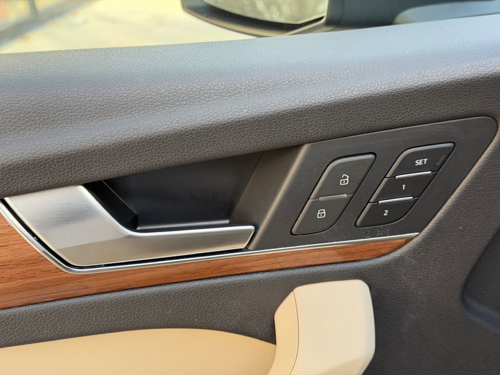 Used 2022 Audi Q5 2.0T Premium w/ Convenience Package image 16