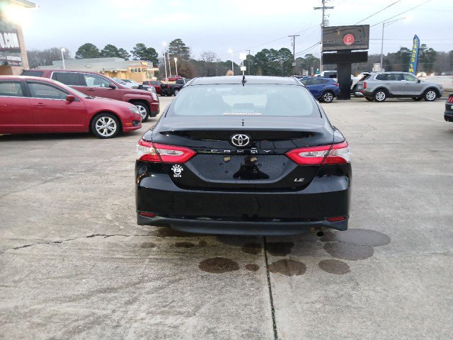 Used 2019 Toyota Camry LE FWD image 5
