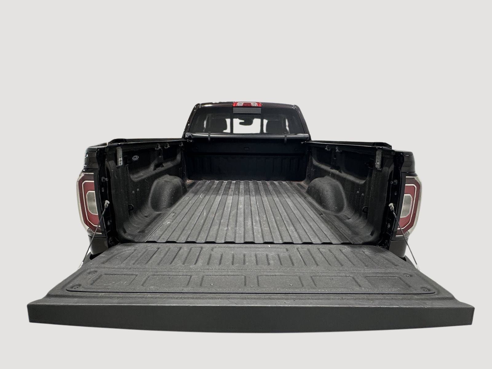Used 2016 GMC Sierra 1500 SLT w/ Enhanced Driver Alert Package AWD/4WD image 24