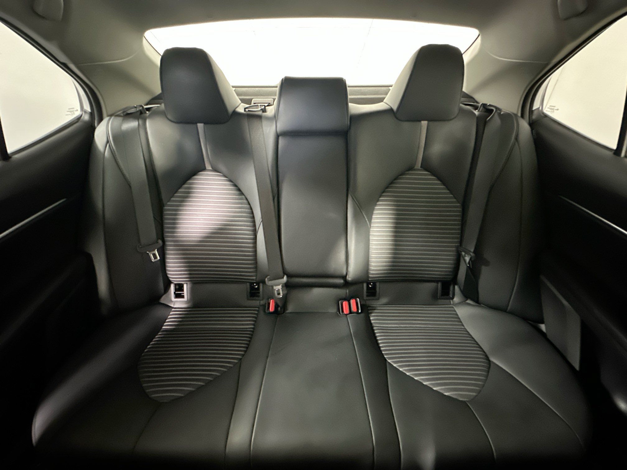 Used 2024 Toyota Camry SE w/ Convenience Package FWD image 30