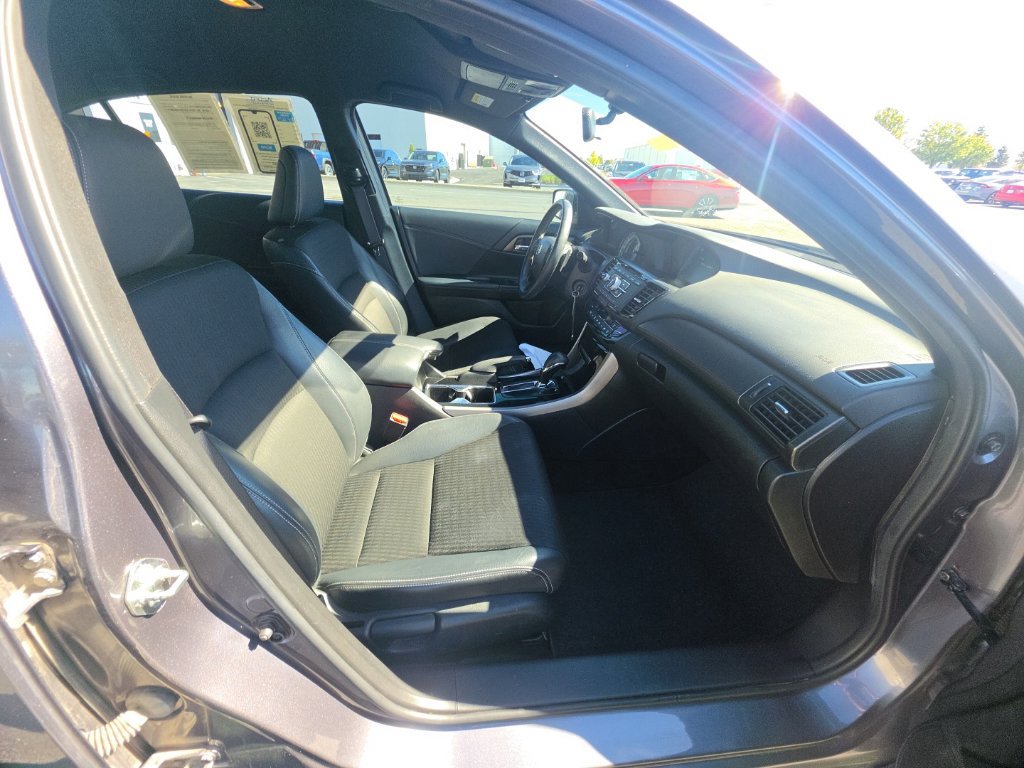 Used 2017 Honda Accord Sport image 38