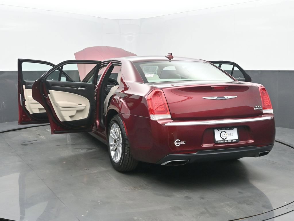 Used 2016 Chrysler 300 Limited image 54