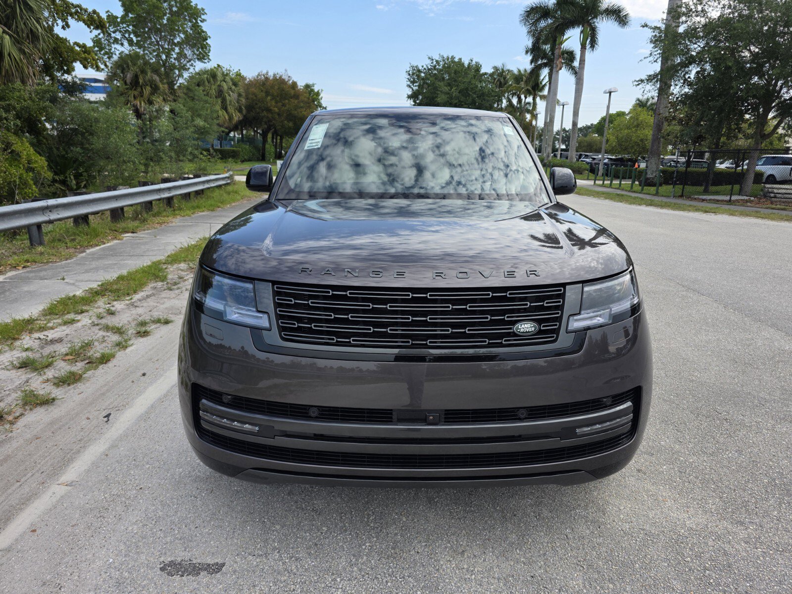 New 2026 Land Rover Range Rover Long Wheelbase SE AWD/4WD image 8