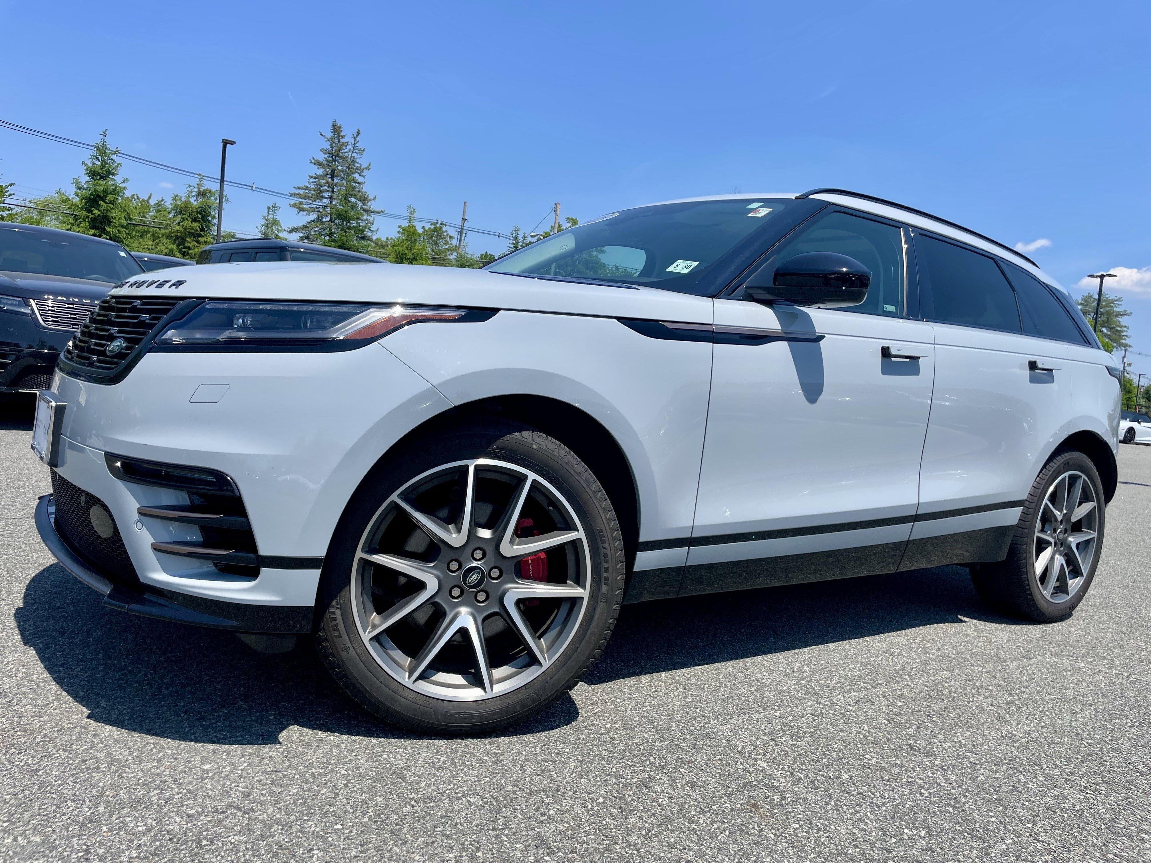 Certified 2025 Land Rover Range Rover Velar Dynamic SE AWD/4WD image 35