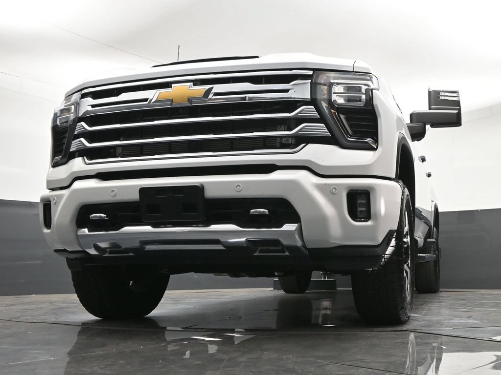Certified 2025 Chevrolet Silverado 3500 High Country w/ High Country Premium Package AWD/4WD image 30