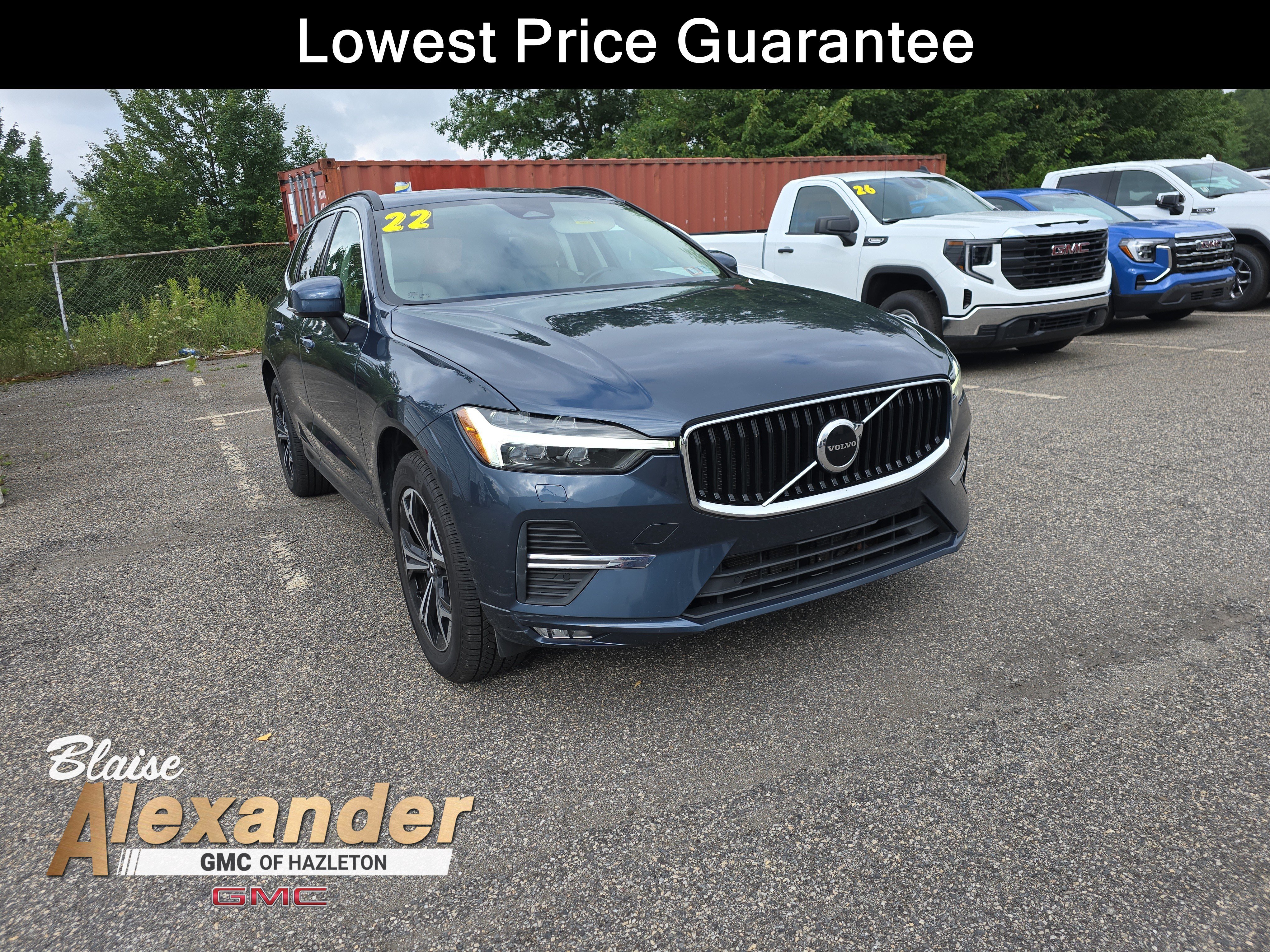 Used 2022 Volvo XC60 B5 Momentum w/ Climate Package AWD/4WD image 1