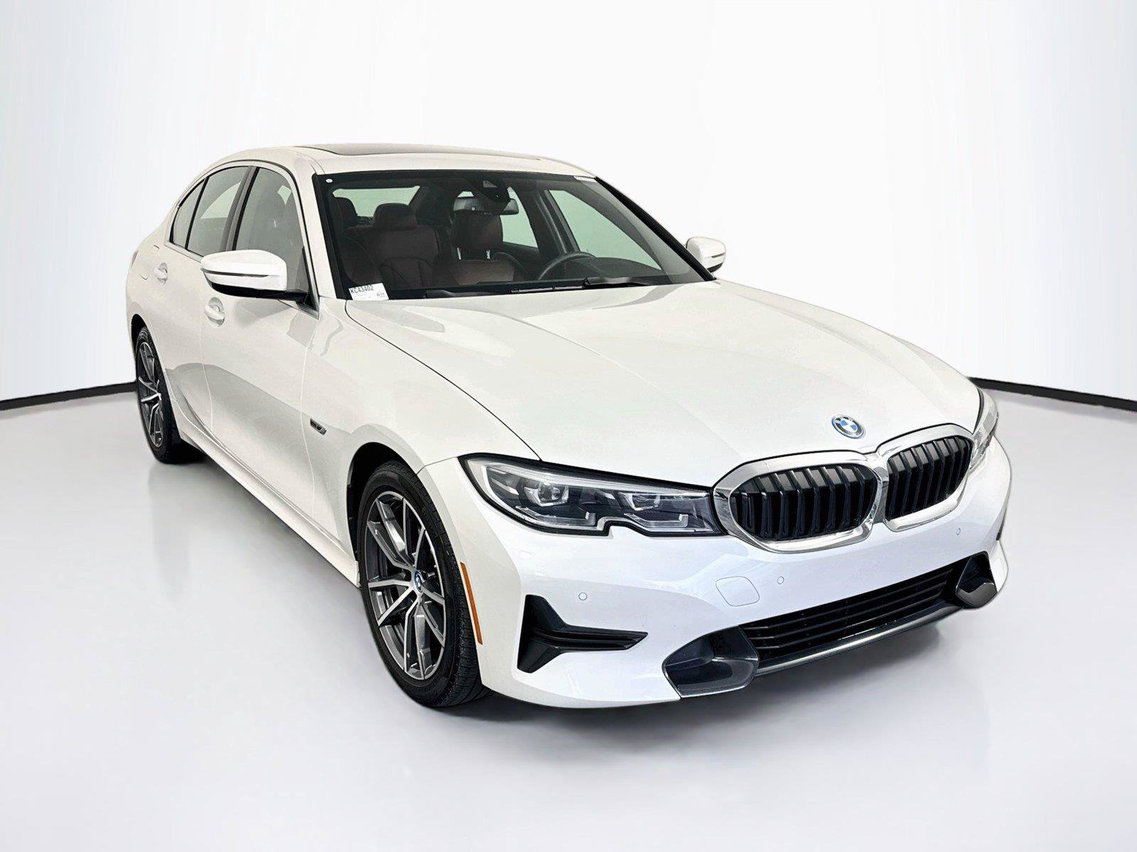 Used 2022 BMW 330e w/ Driving Assistance Package RWD image 8