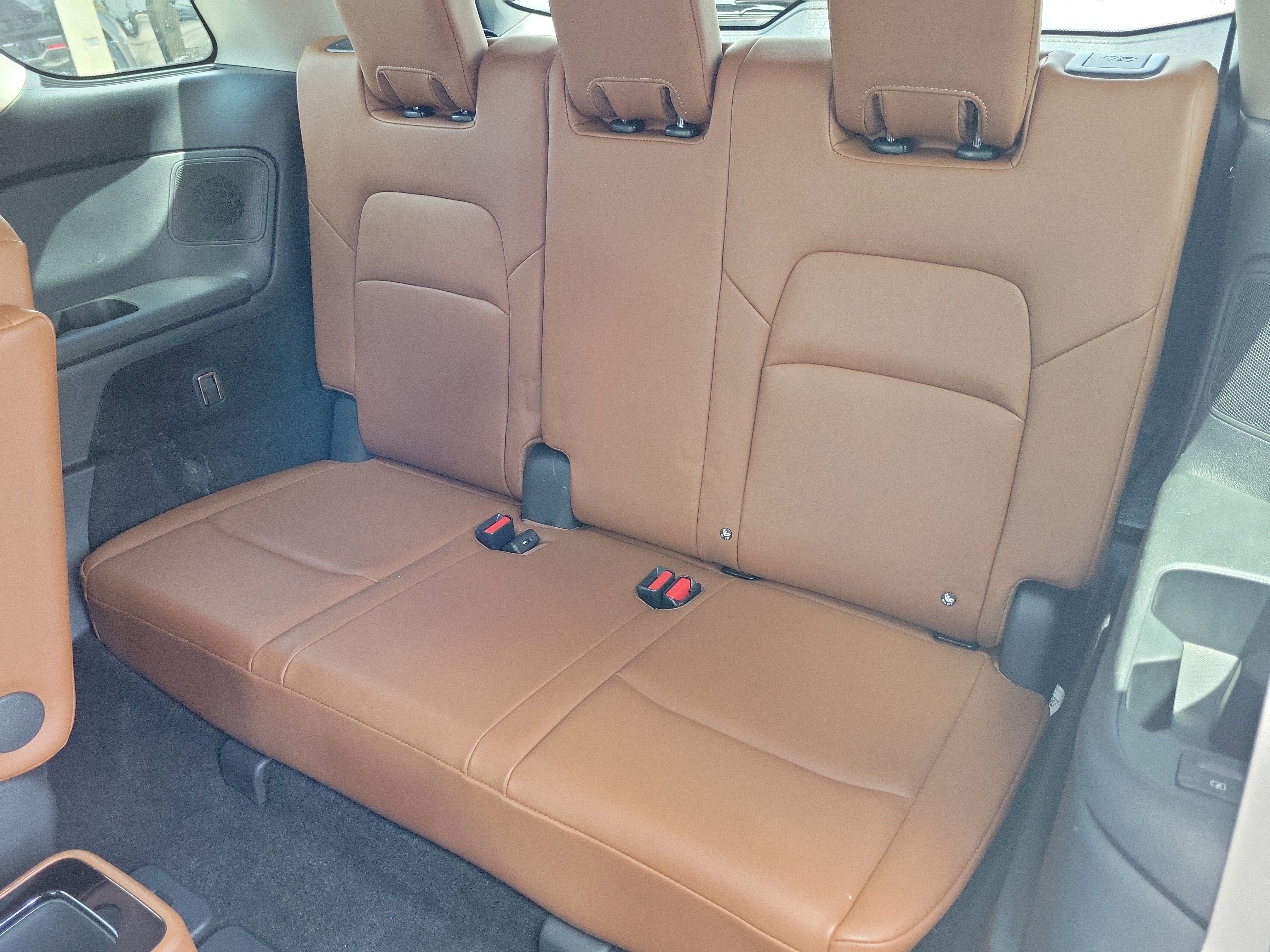 Certified 2022 Nissan Pathfinder Platinum w/ Cargo Package FWD image 16