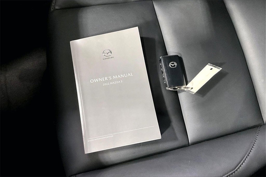 Used 2022 MAZDA MAZDA3 s image 32