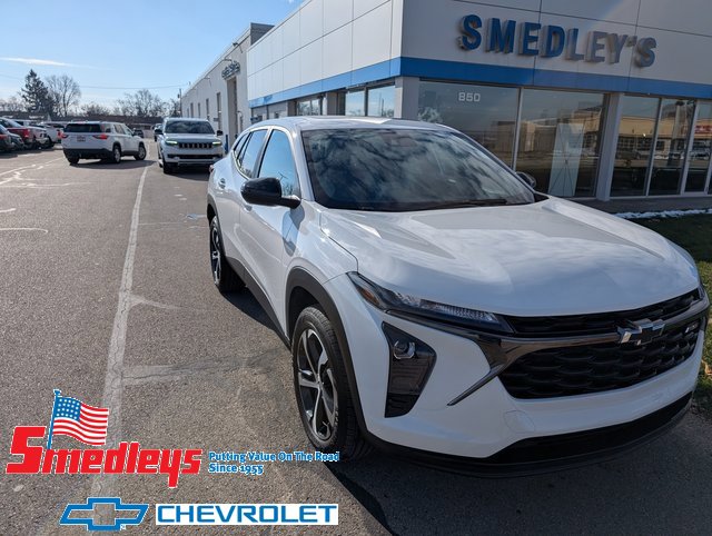 Used 2024 Chevrolet Trax RS w/ Sunroof Package image 1