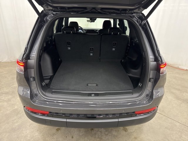 New 2025 Jeep Grand Cherokee Limited w/ Black Appearance Package image 29