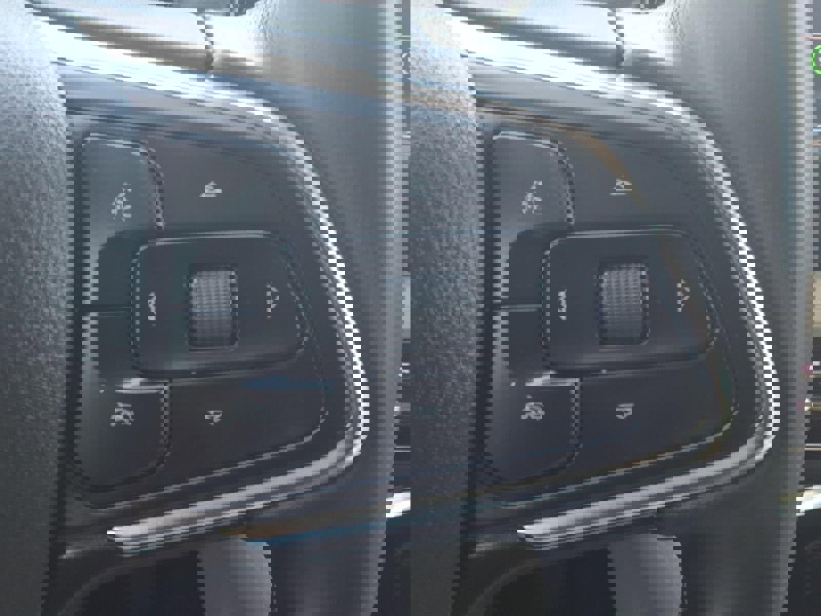 Used 2021 Buick Envision Essence w/ Technology Package I image 25