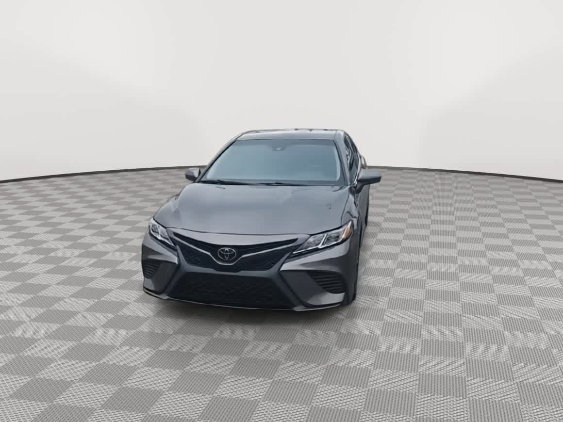 Used 2020 Toyota Camry SE FWD image 3