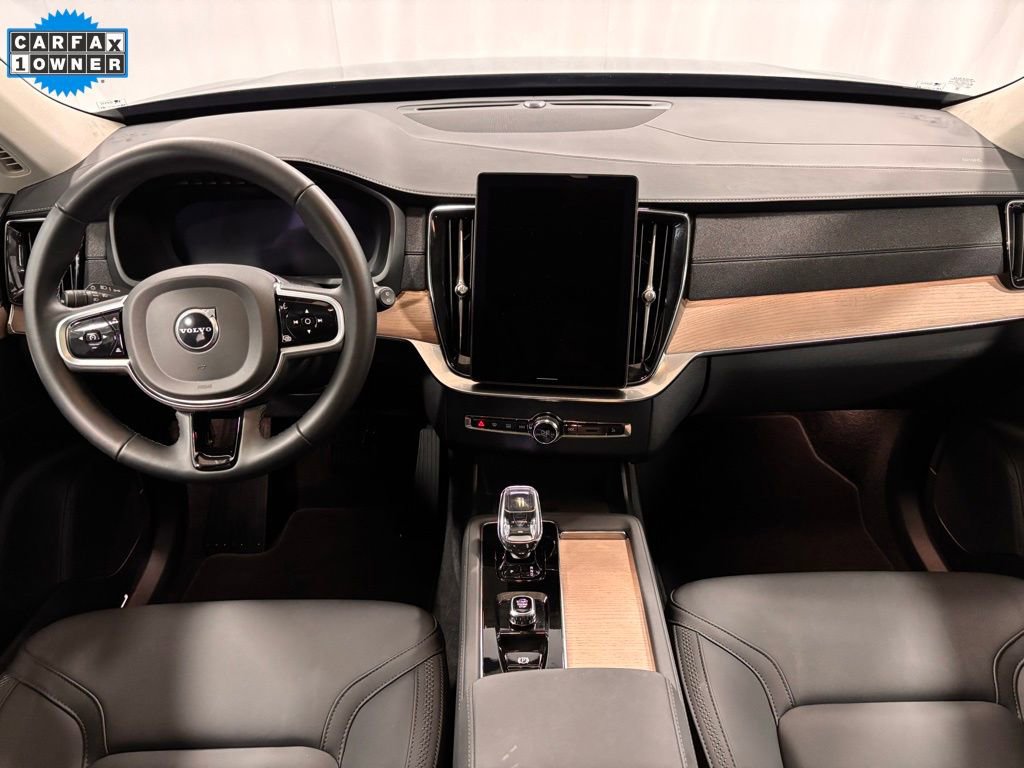 Certified 2025 Volvo XC90 B5 Plus image 2