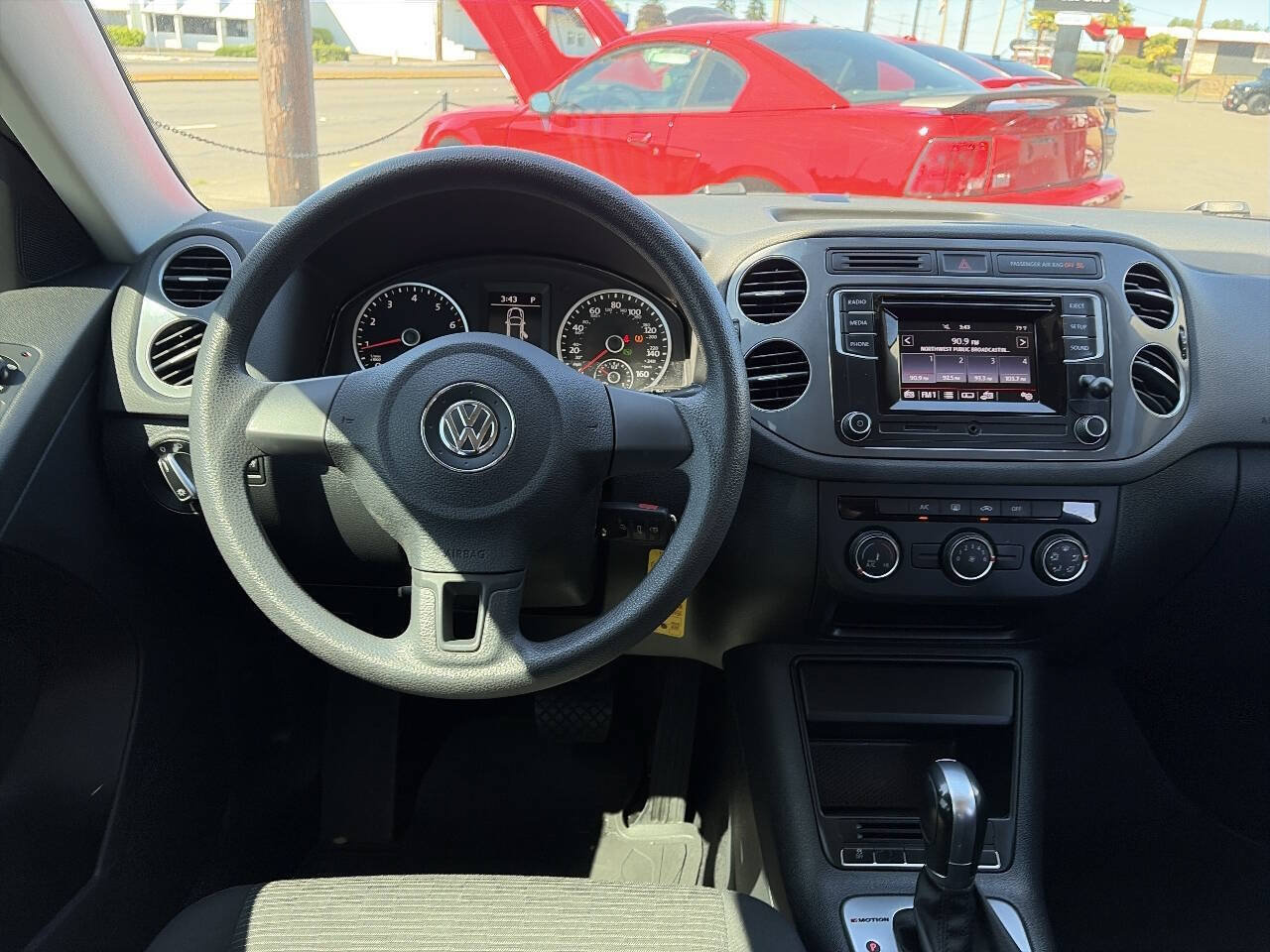 Used 2017 Volkswagen Tiguan S AWD/4WD image 30