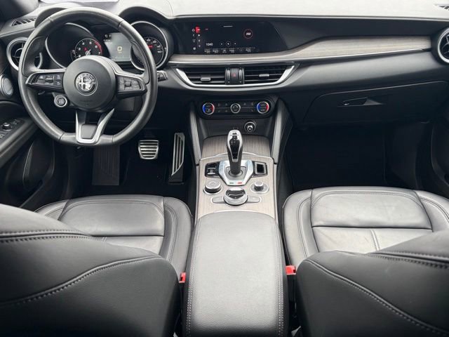Used 2023 Alfa Romeo Stelvio Ti image 45