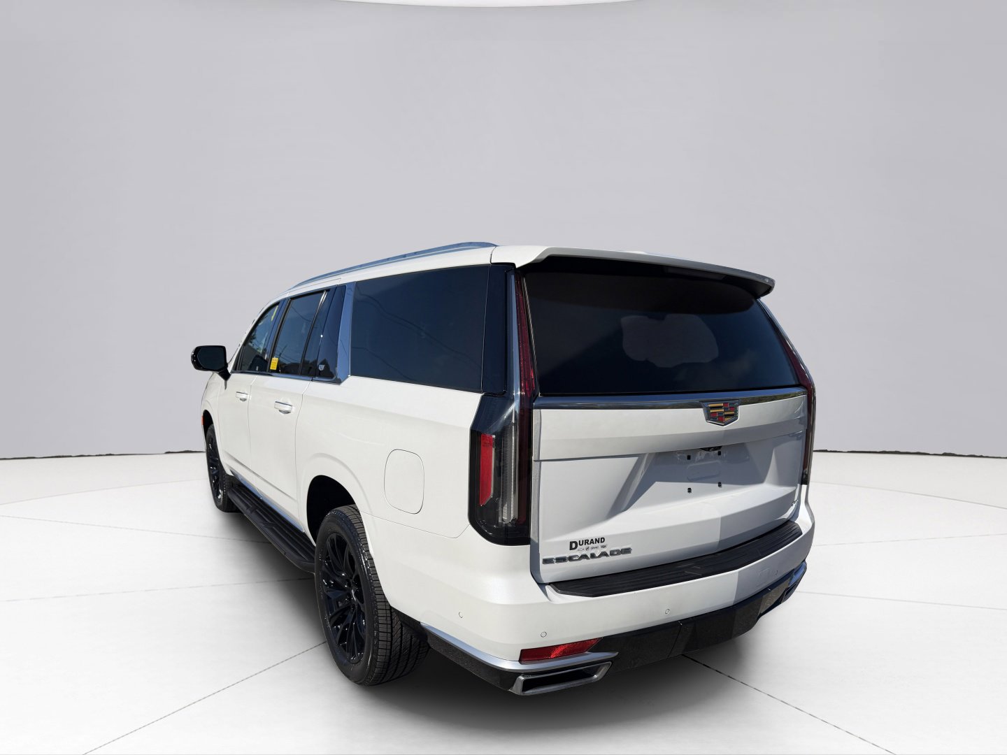 Used 2021 Cadillac Escalade ESV Premium Luxury w/ LPO, Illumination Package image 3