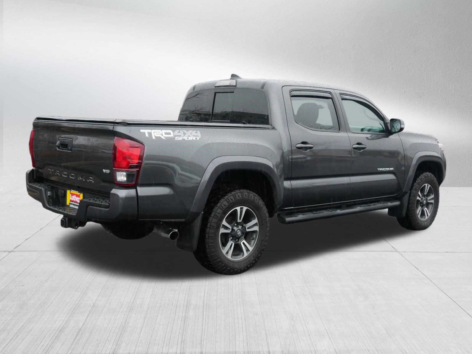 Used 2019 Toyota Tacoma TRD Sport image 7