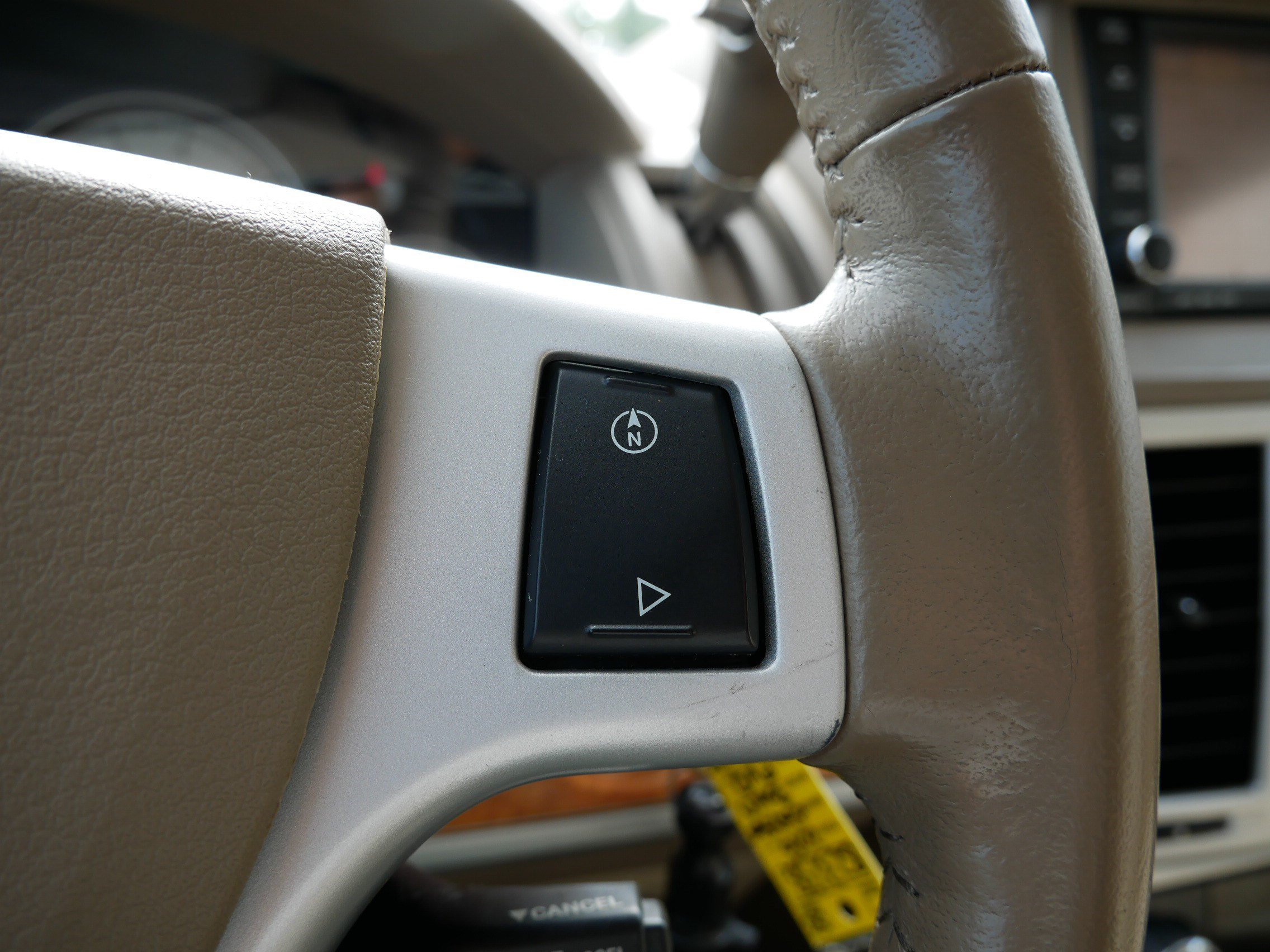 Used 2010 Chrysler Town & Country Limited FWD image 29