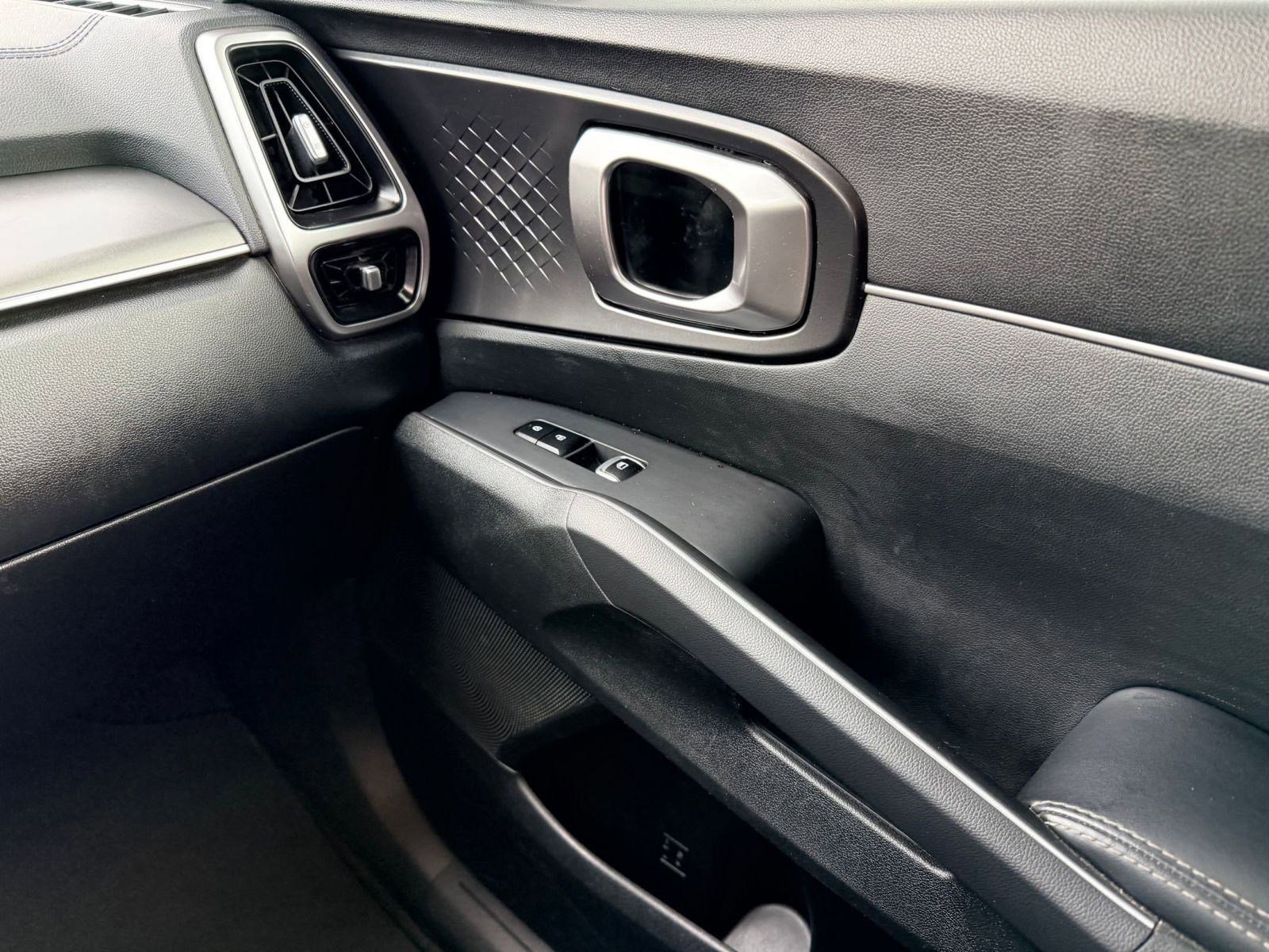 Used 2021 Kia Sorento LX image 24