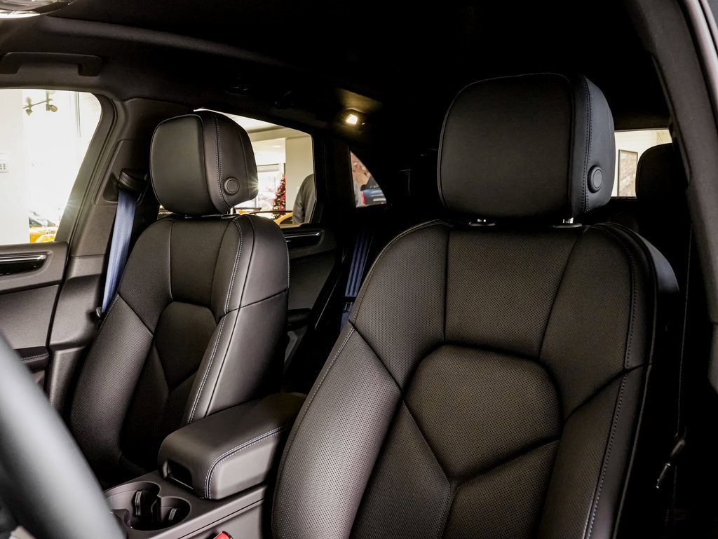 New 2026 Porsche Macan image 16