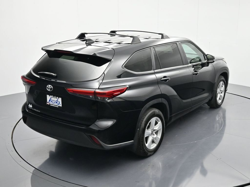 Used 2023 Toyota Highlander L FWD image 31