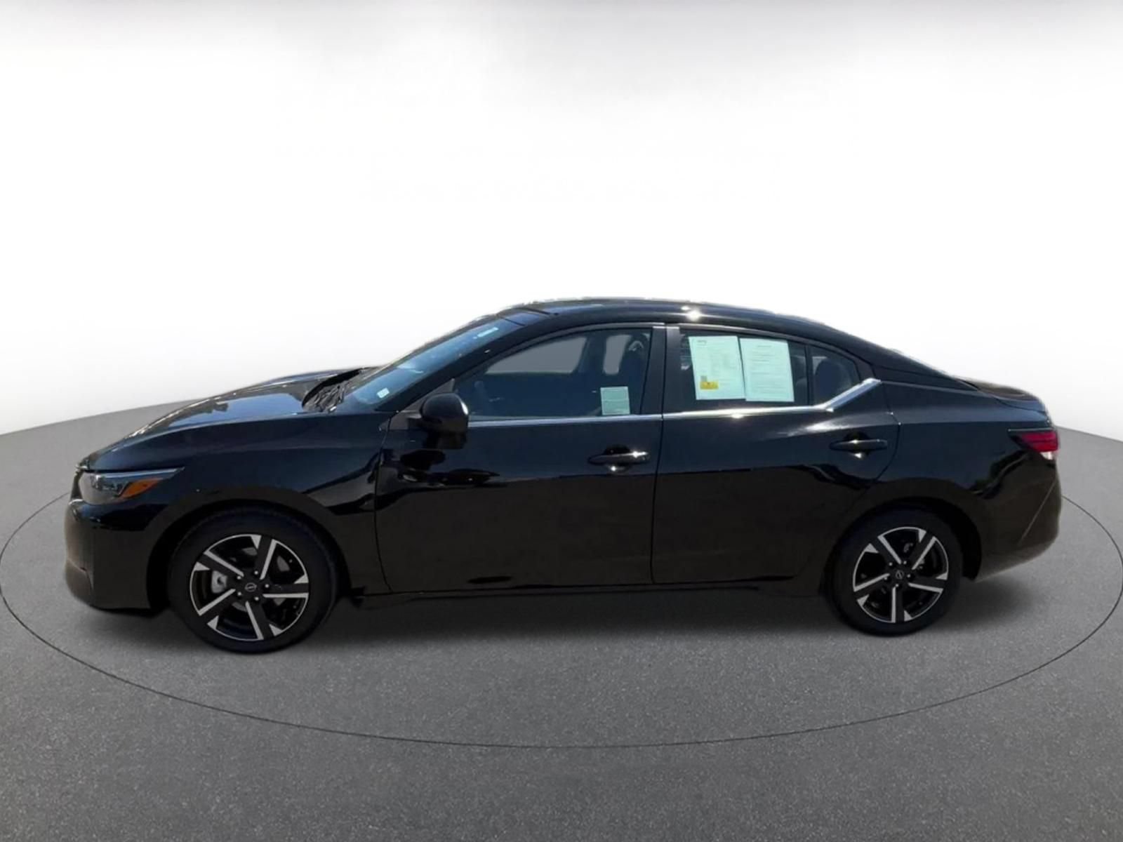 Used 2025 Nissan Sentra SV FWD image 8
