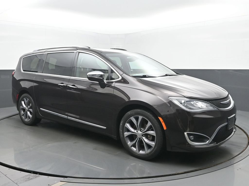 Used 2018 Chrysler Pacifica Limited image 7
