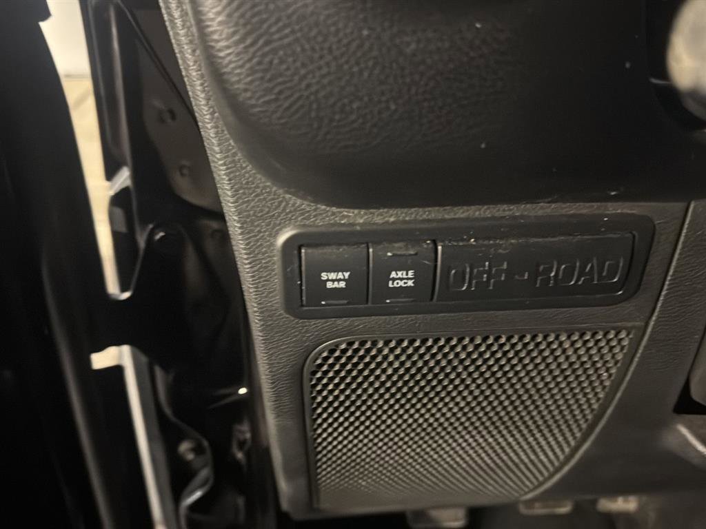 Used 2014 Jeep Wrangler Unlimited Rubicon w/ Connectivity Group image 12