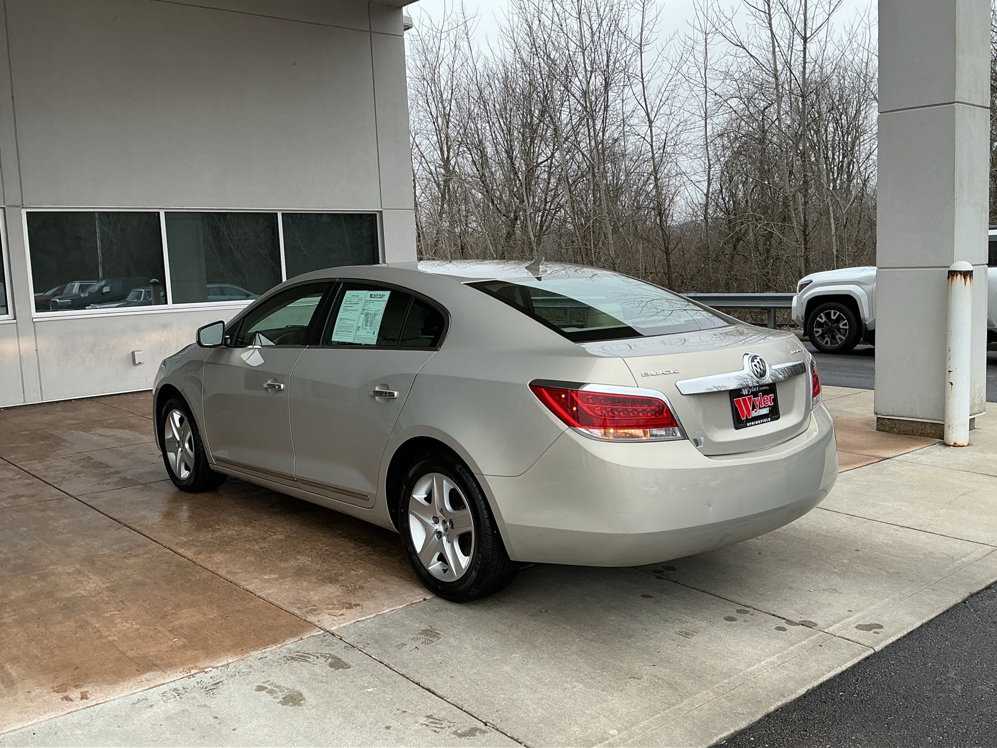 Used 2010 Buick LaCrosse CX image 20