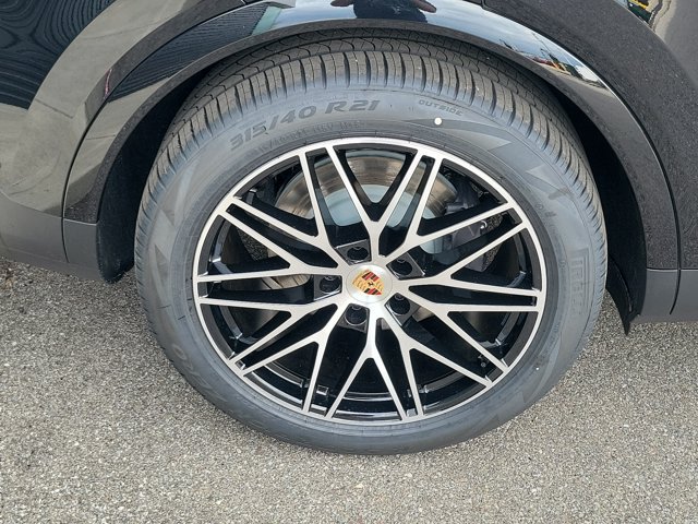 New 2026 Porsche Cayenne E-Hybrid AWD/4WD image 12