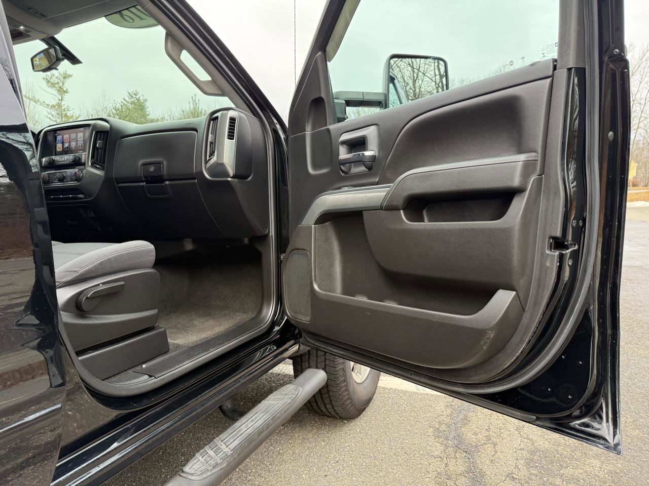 Used 2018 Chevrolet Silverado 2500 LT w/ LT Convenience Package image 19