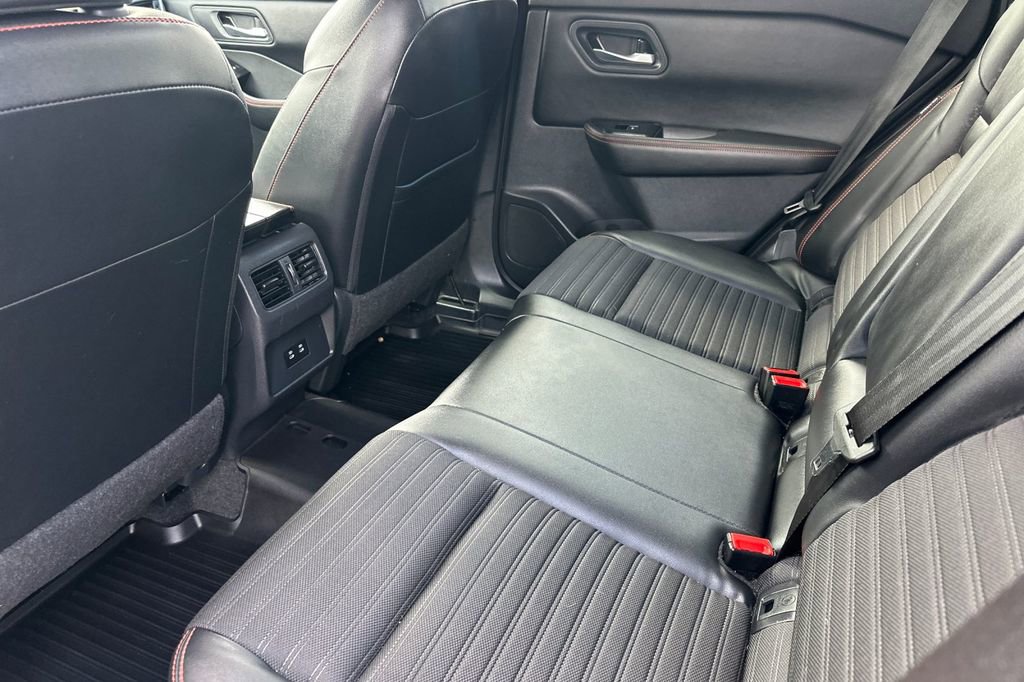 Used 2025 Nissan Rogue SV w/ Rock Creek Premium Package image 12