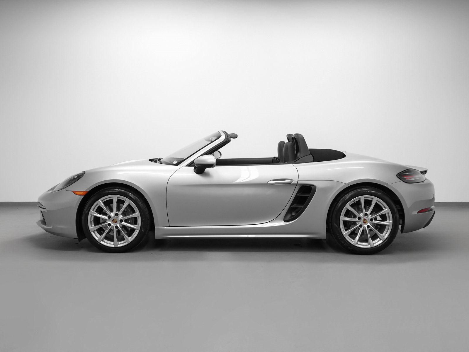 Used 2021 Porsche 718 Boxster image 2