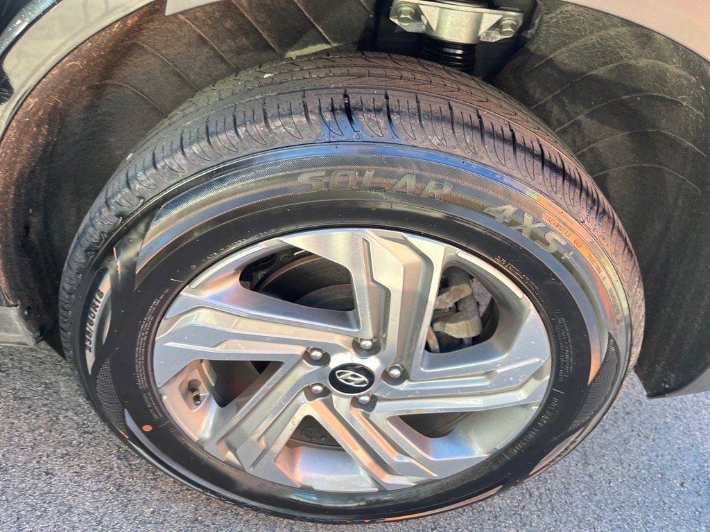 Used 2023 Hyundai Santa Fe SEL w/ Premium Package image 10