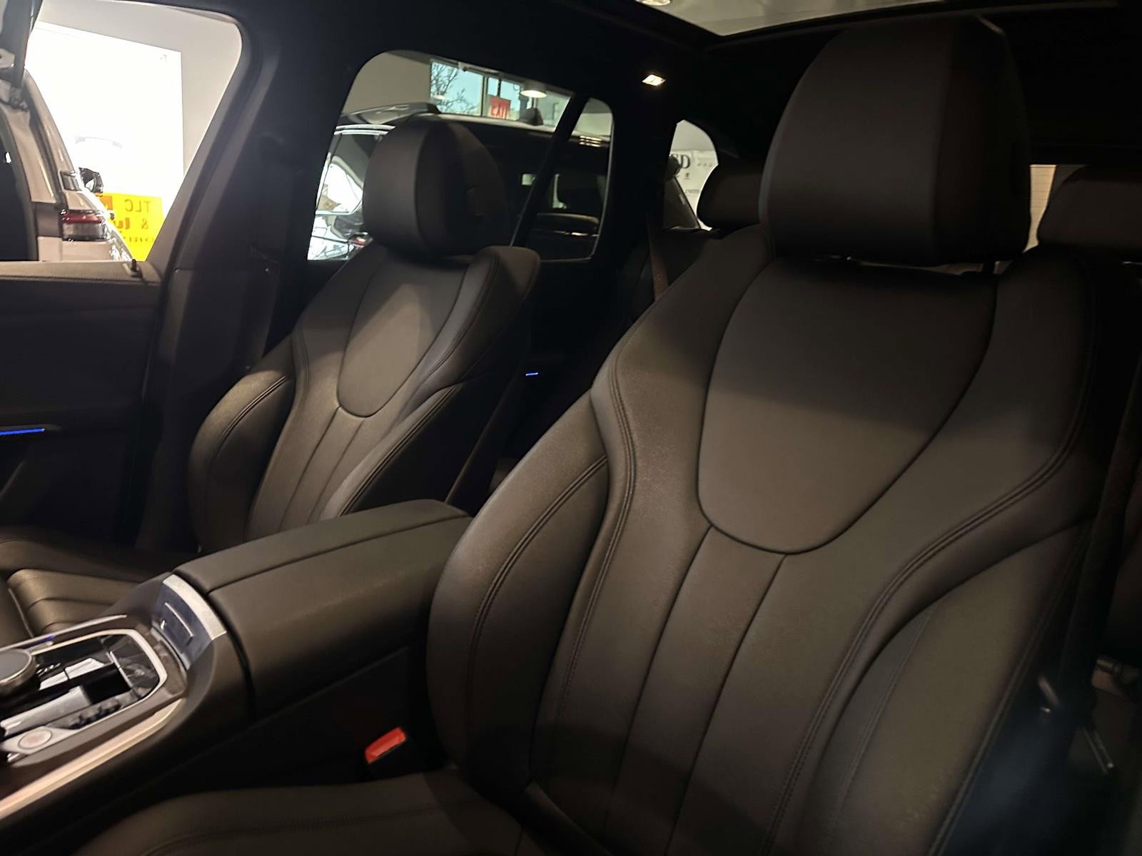 Used 2022 BMW X5 xDrive40i w/ Climate Comfort Package image 13