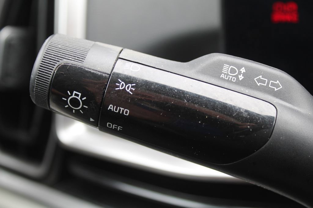 Certified 2025 Kia Sorento S w/ Panoramic Sunroof Package image 28