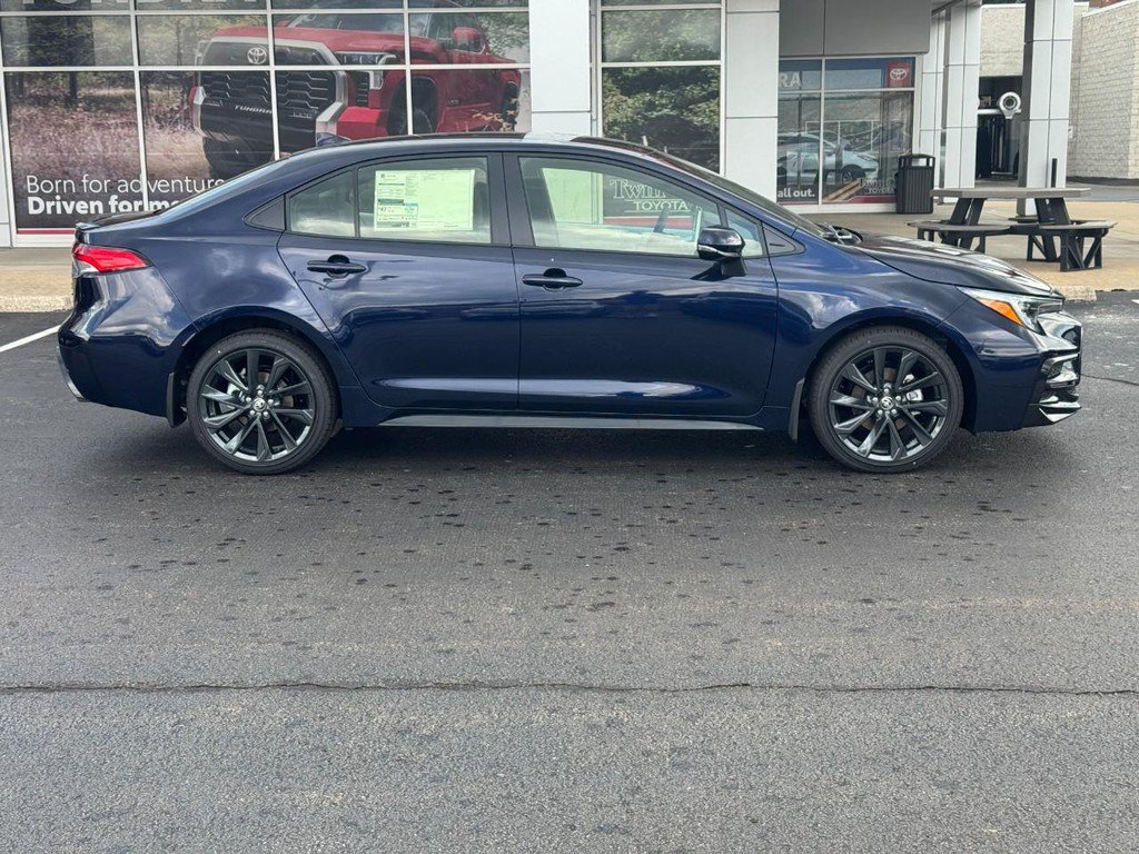 New 2026 Toyota Corolla SE w/ SE Premium Package FWD image 2