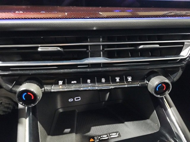 Certified 2025 Chevrolet Traverse RS w/ LPO, Floor Liner Package image 27