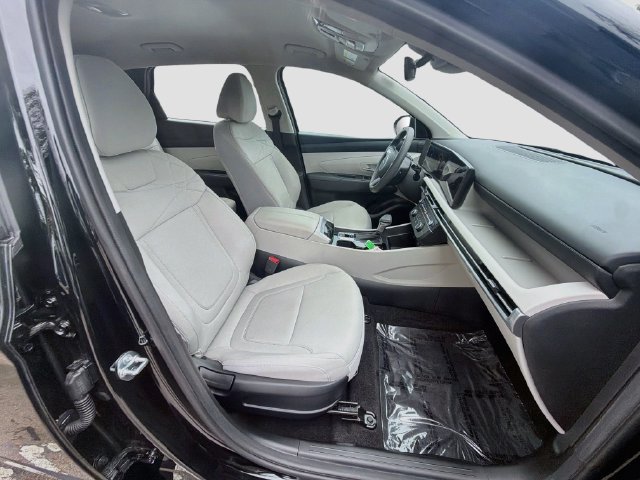 Used 2025 Hyundai Tucson SE FWD image 27