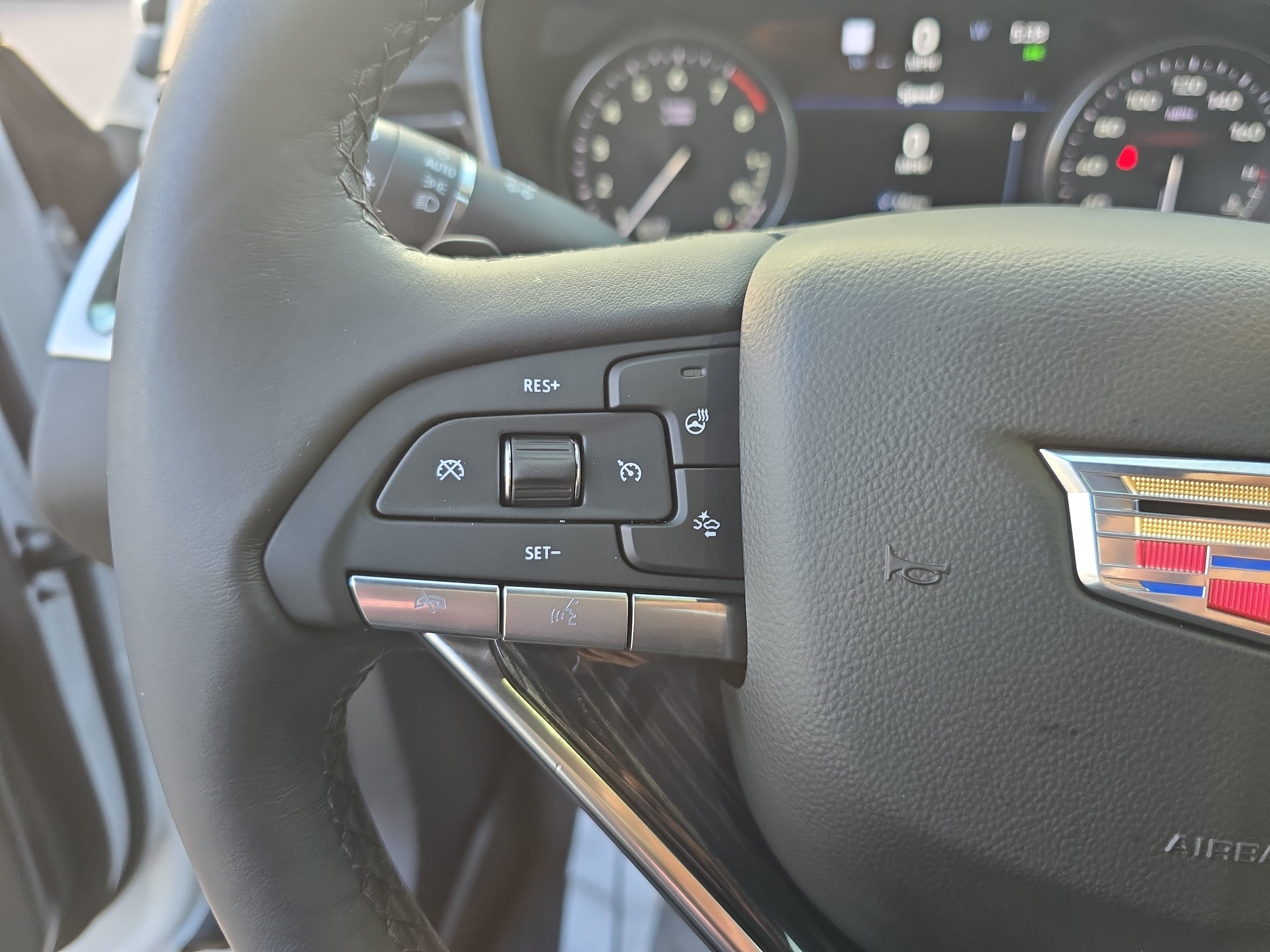 Used 2023 Cadillac XT6 Premium Luxury w/ Technology Package FWD image 17
