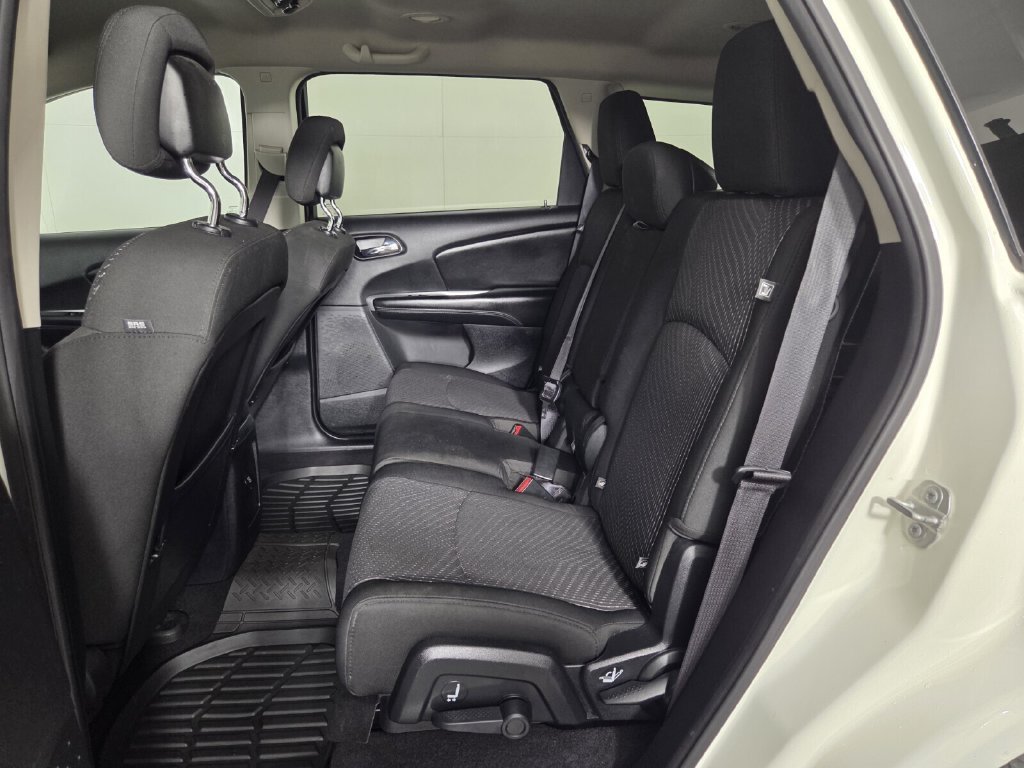 Used 2020 Dodge Journey SE w/ SE Popular Equipment Group FWD image 23