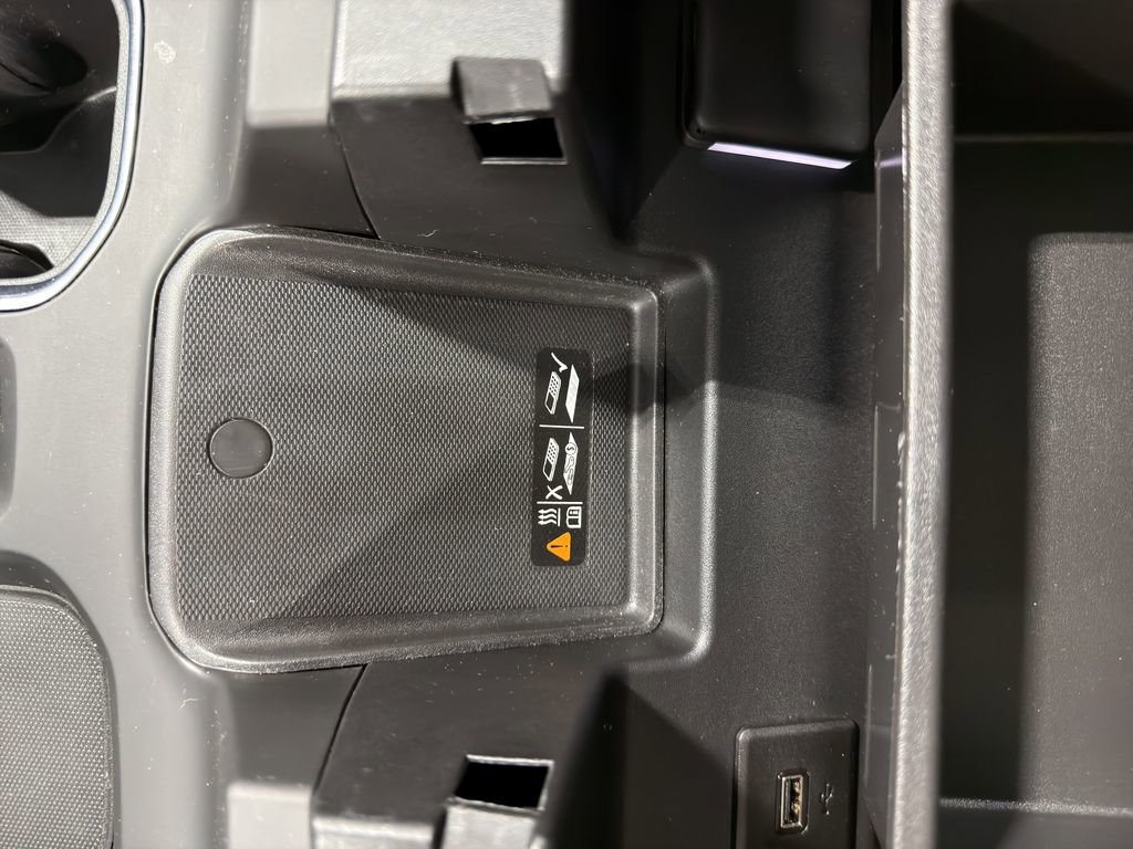 Used 2025 Chevrolet Silverado 1500 High Country w/ Technology Package image 40