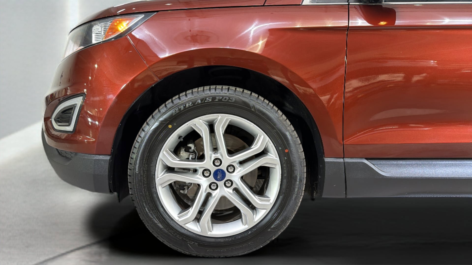 Used 2015 Ford Edge Titanium FWD image 36